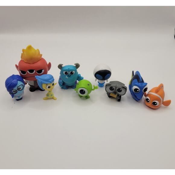 2020 Disney Pixar Minis 9 Character Toy lot-Sully, Mike, Nemo, Dory, WallE, Joy - Picture 1 of 9